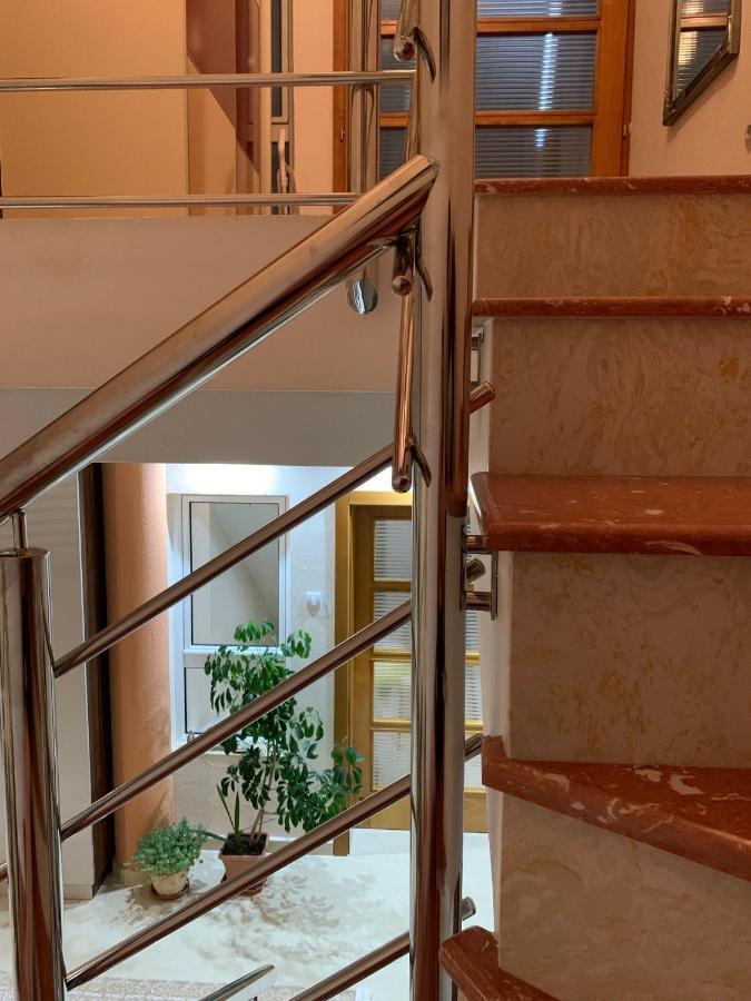 Guest House Nuhii Ulcinj Bagian luar foto