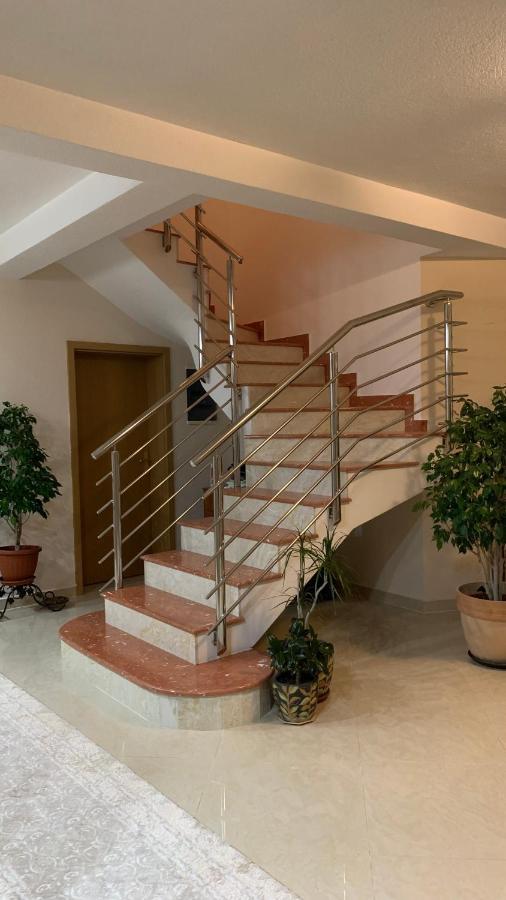 Guest House Nuhii Ulcinj Bagian luar foto