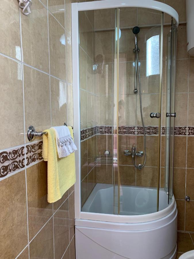 Guest House Nuhii Ulcinj Bagian luar foto