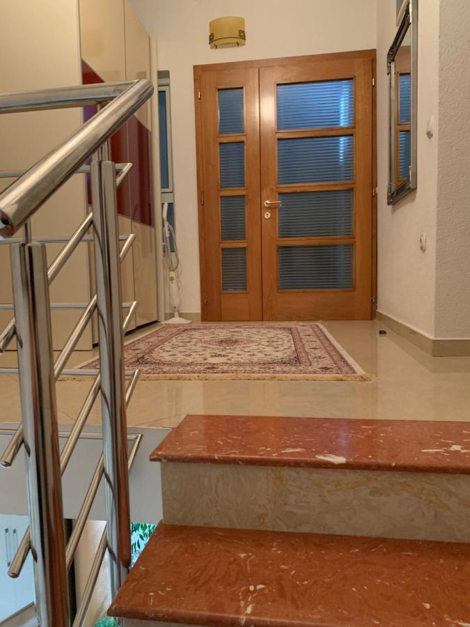 Guest House Nuhii Ulcinj Bagian luar foto