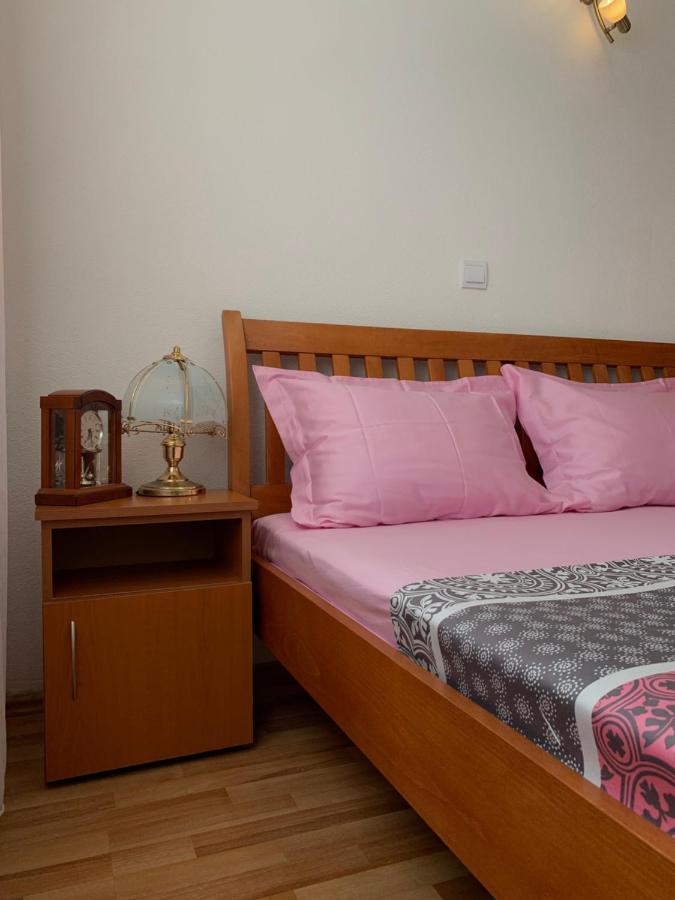 Guest House Nuhii Ulcinj Bagian luar foto
